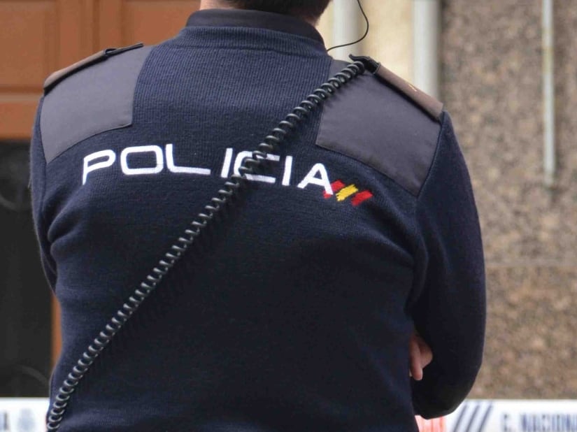 Agentes de Policía Nacional y Policía Local