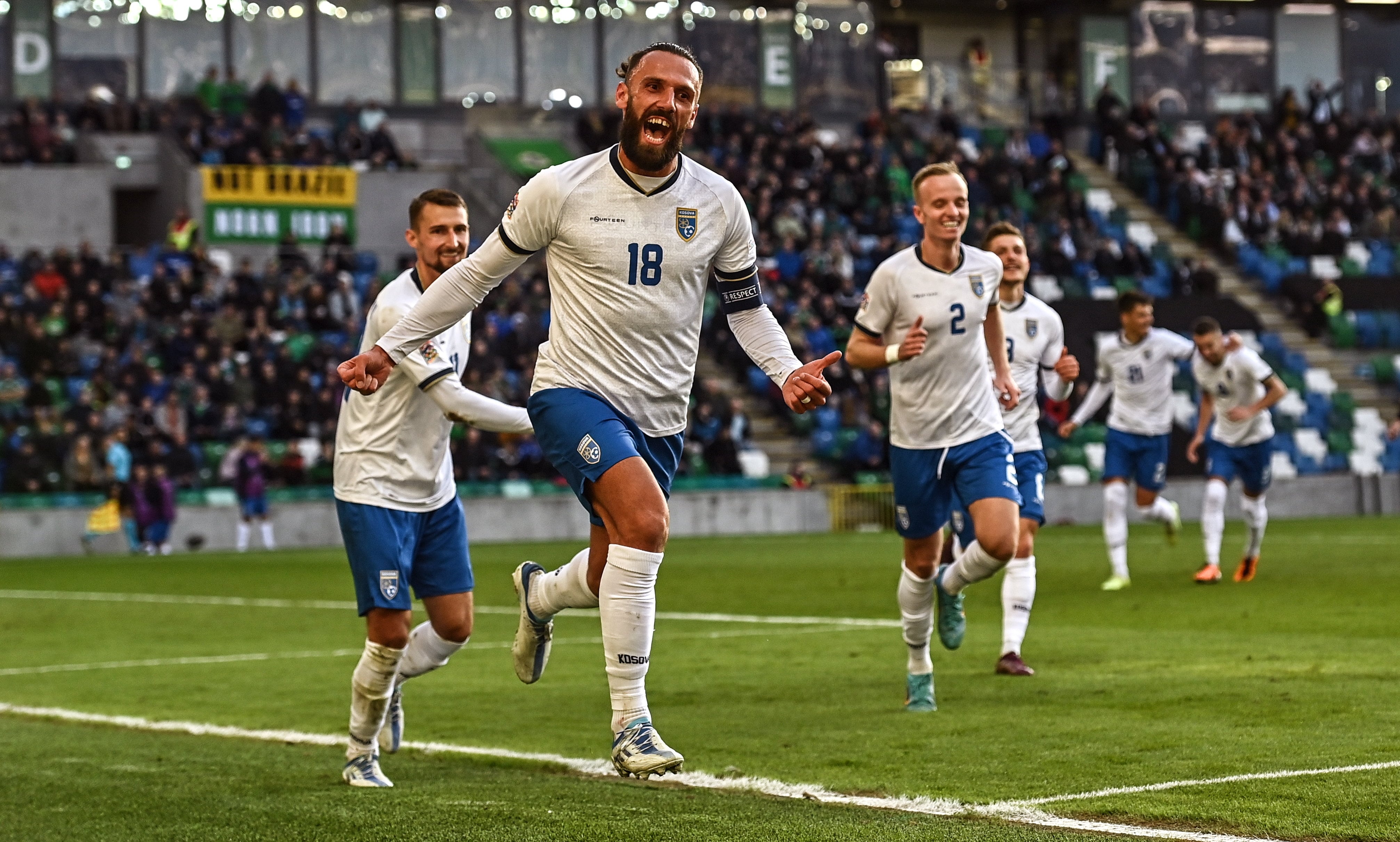 Muriqi celebra un gol con Kosovo, Estado que no está reconocido por España. 