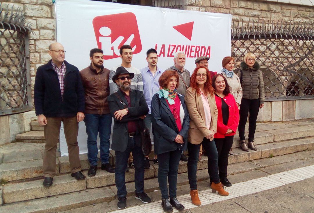 Los miembros de IU en la presentación de su candidatura a las municipales de León 2019