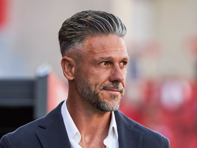 MALLORCA, SPAIN - APRIL 21: Martin Demichelis, head coach of RCD Mallorca looks on during the LaLiga EA Sports match between RCD Mallorca and Valencia CF at Estadio de Son Moix on April 21, 2026 in Mallorca, Spain. (Photo by Rafa Babot/Getty Images)