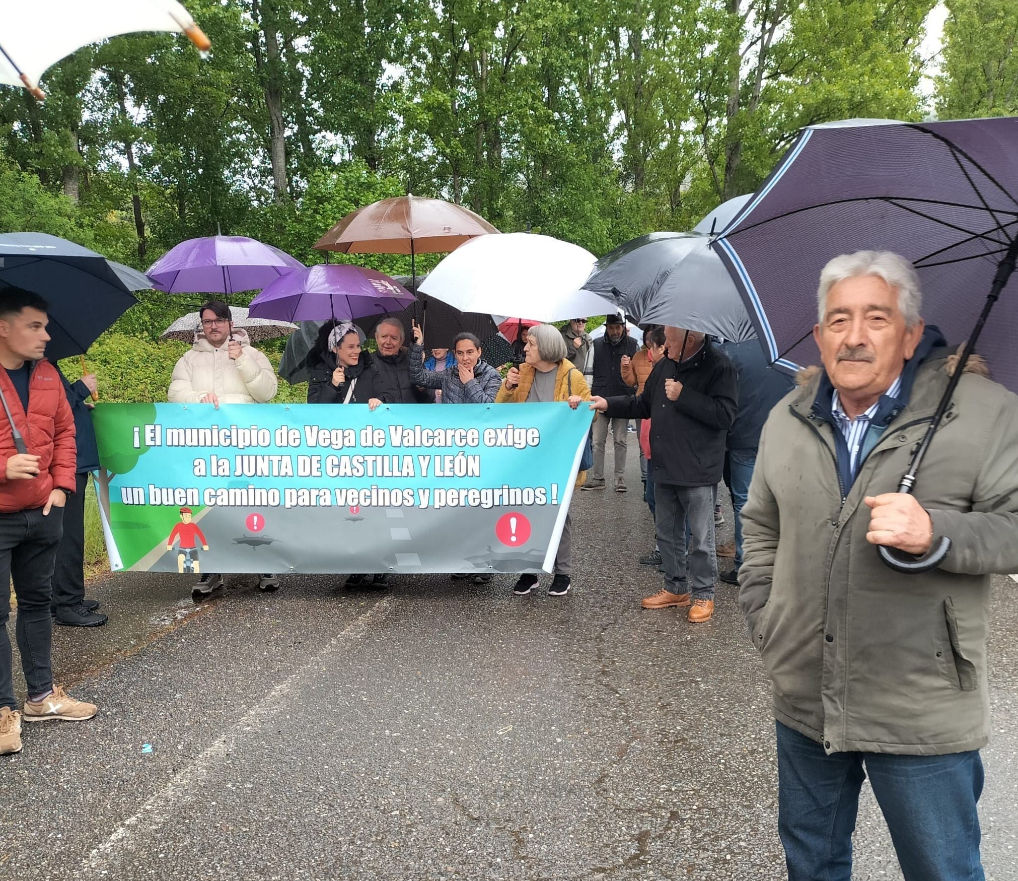 Manifestación bajo la lluvia