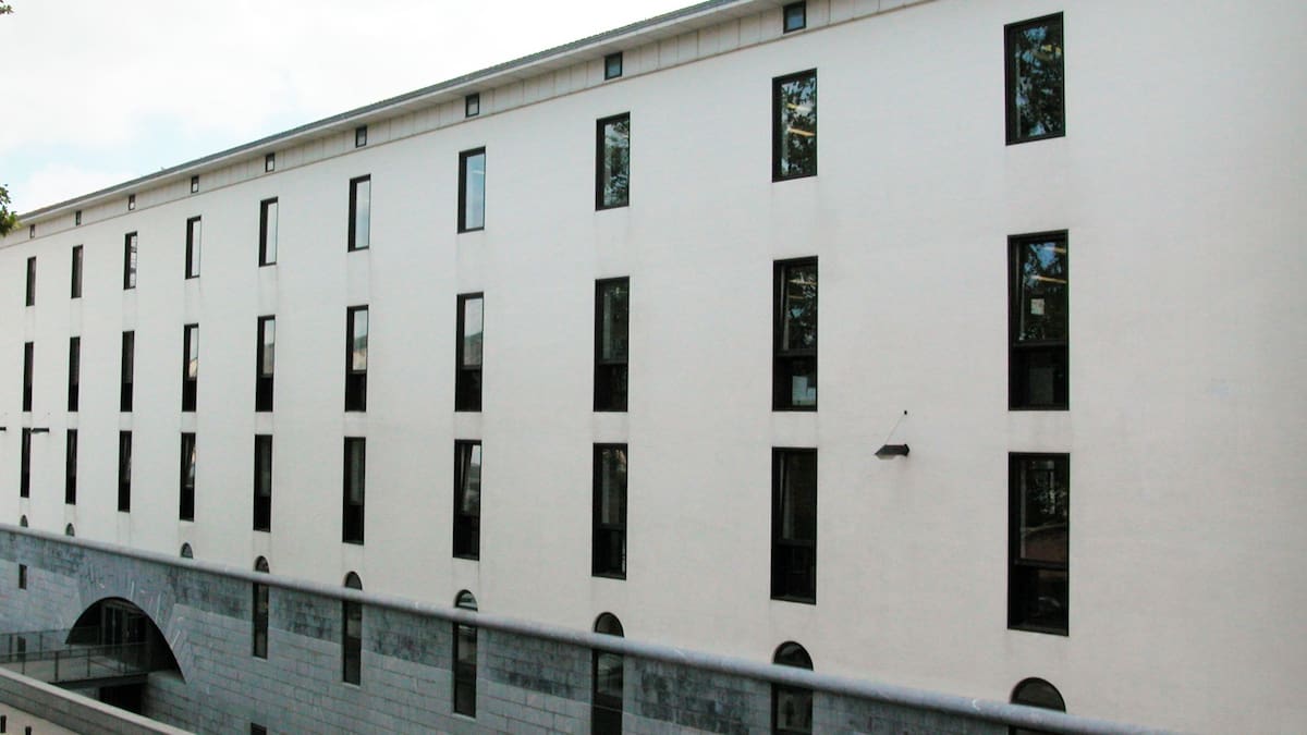 Educación denuncia acoso de la Apyma a una profesora del colegio Virgen Blanca de Huarte