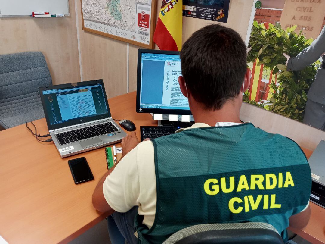 La Guardia Civil ha detenido a un hombre por cometer 7 delitos relacionados con estafas telemáticas