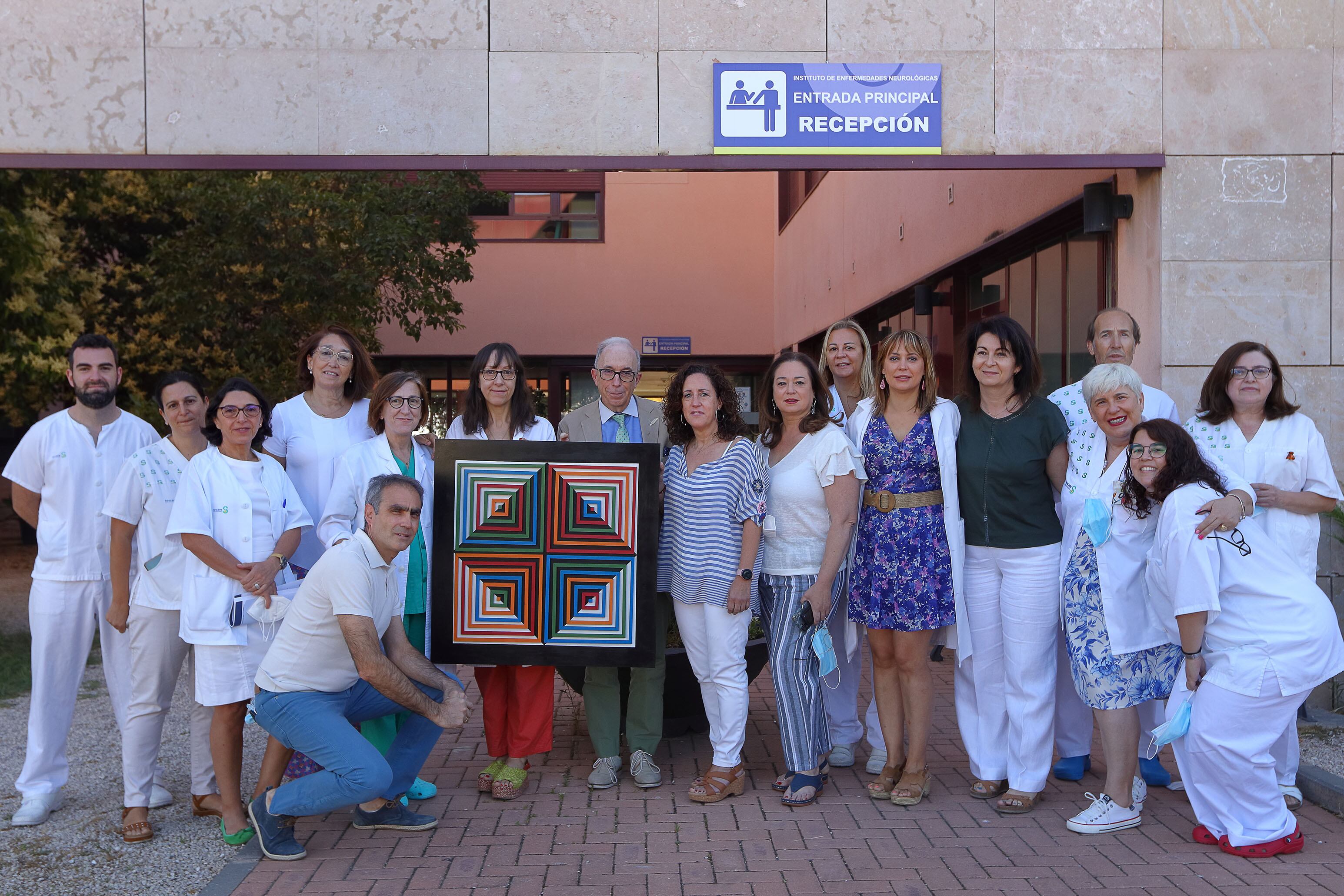 Entrega de cuadro al Instituto de Enfermedades Neurológicas