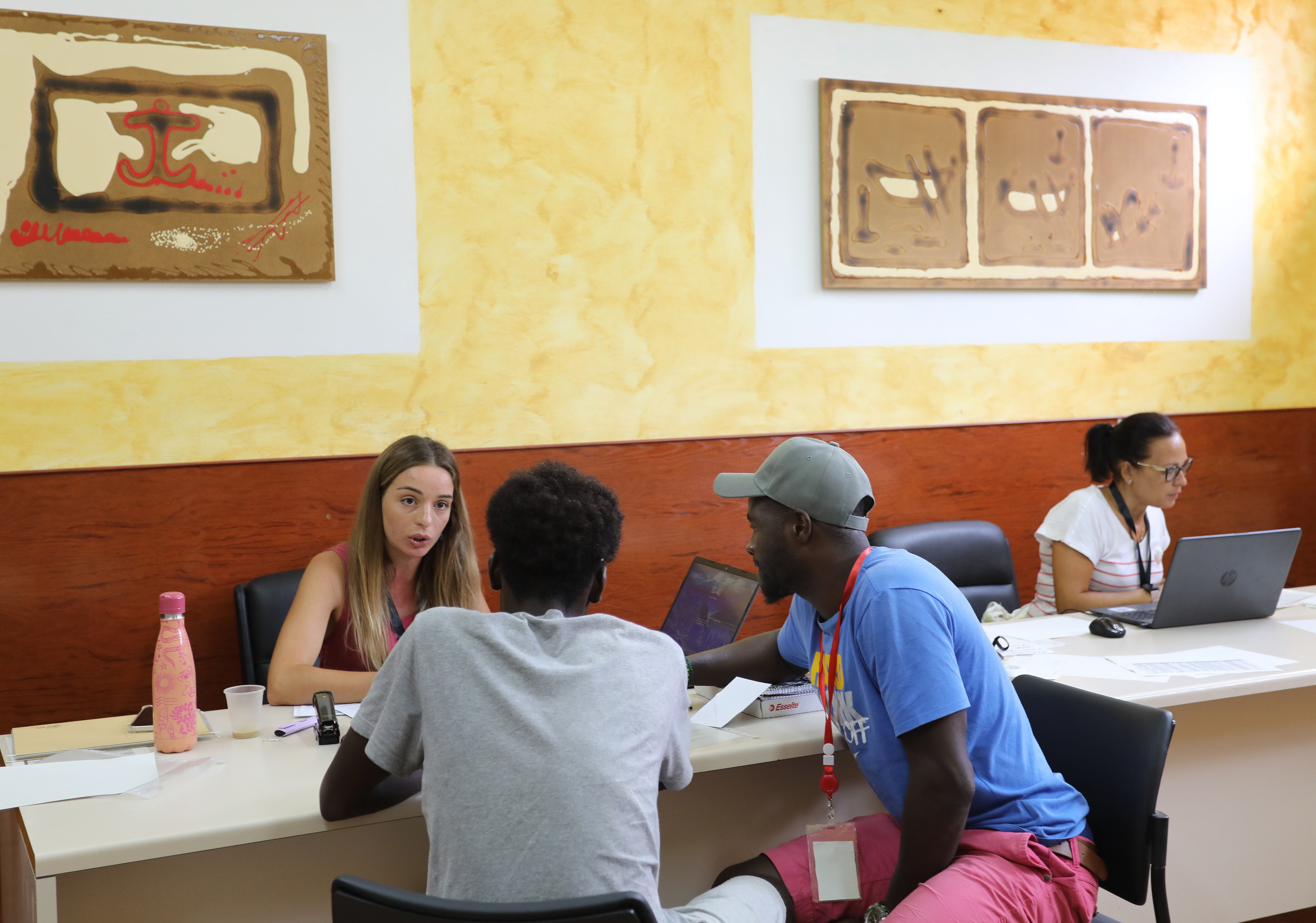 Subsaharianos de Mali y Senegal en el centro Barnabitas de Palencia, gestionado por la orden San Juan de Dios, comienzan su integración