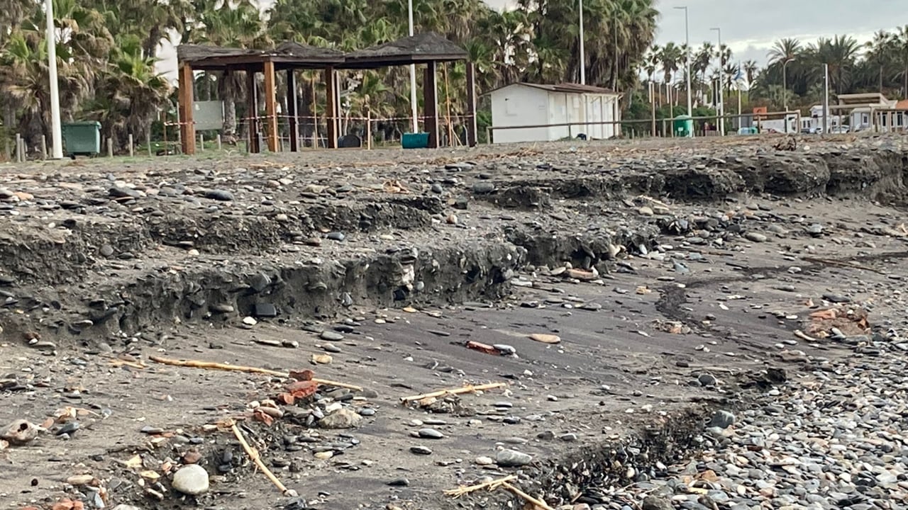 Daños provocados por el temporal en Playa Granada (Motril)