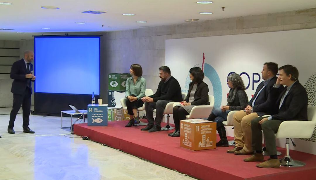 Diana Morant en la mesa redonda sobre ciudades innovadoras y sostenibles