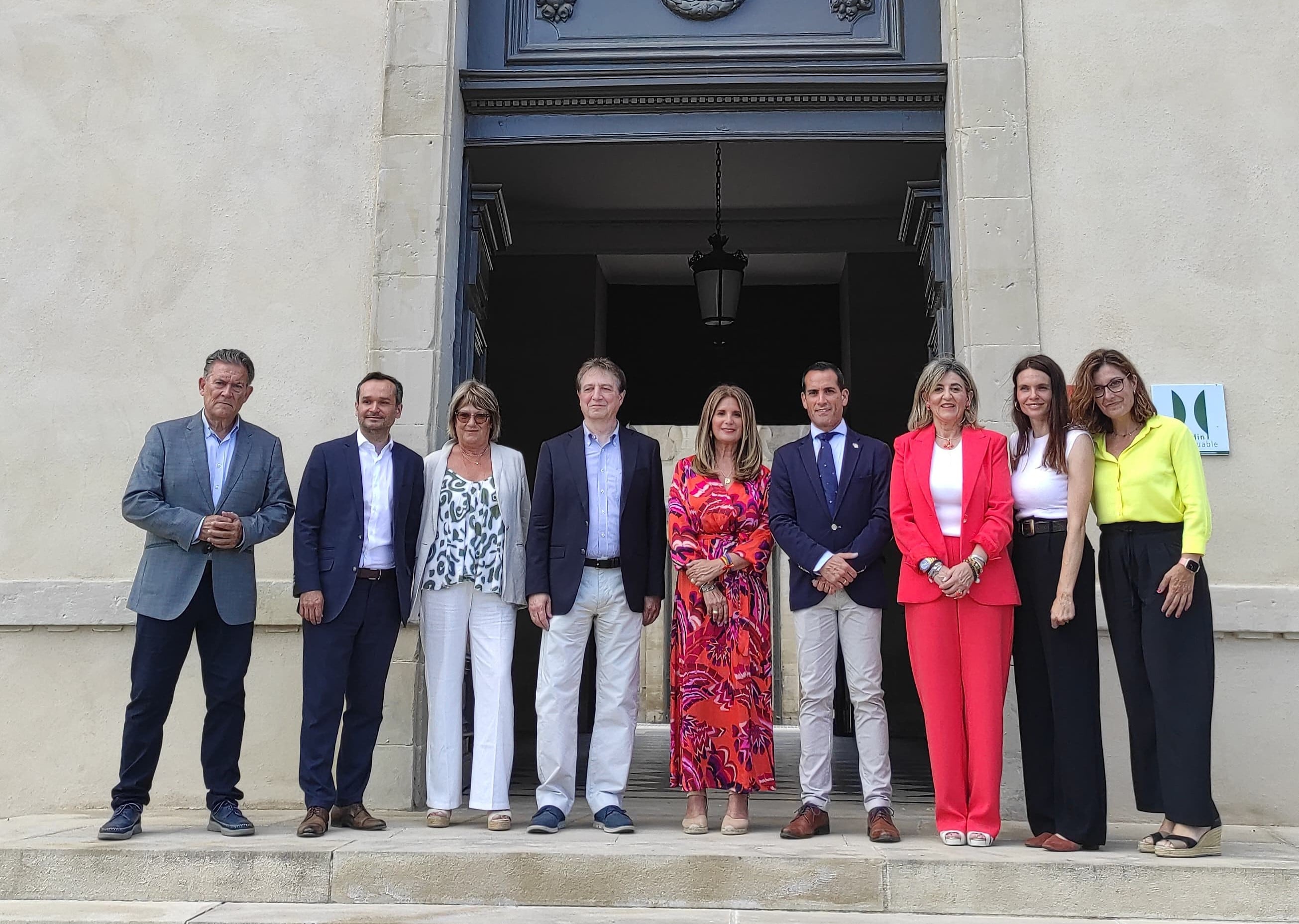 Autoridades de Castres y Linares en la ciudad francesa.