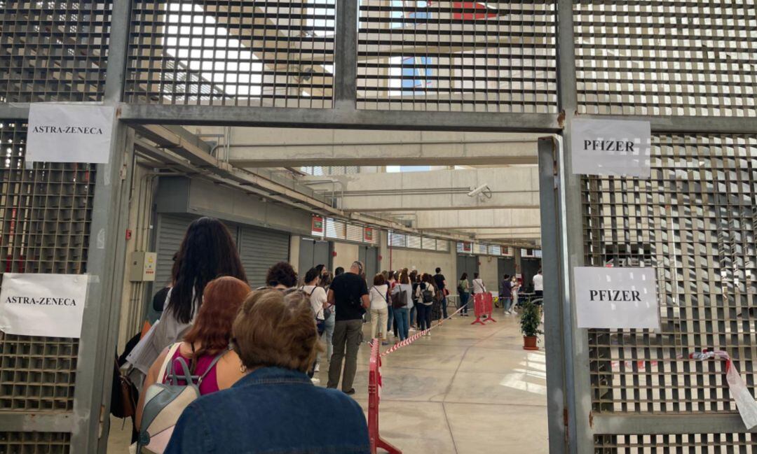 La imagen del proceso de vacunación a menores de 60 años en Murcia.