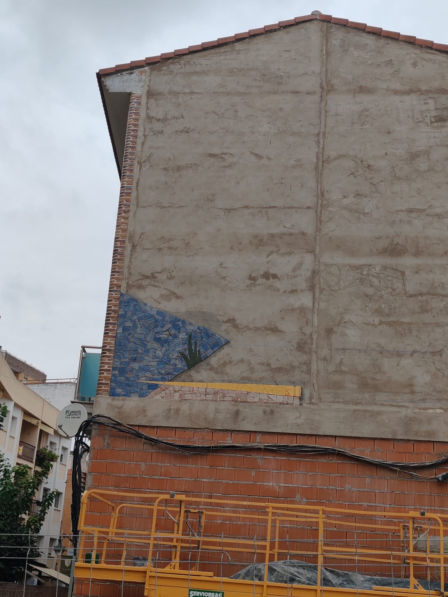 Instalación del Mosaico dedicado a Santa Eulalia en la Puerta de la Villa de Mérida