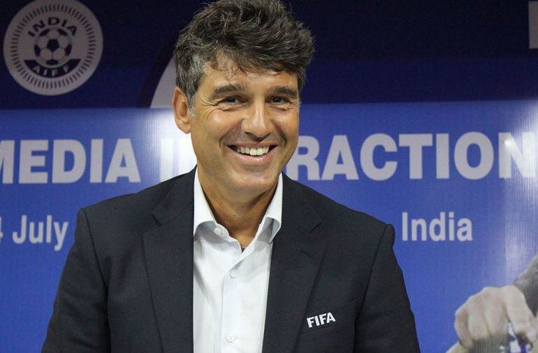 Massimo Bussaca durante un acto con la FIFA 