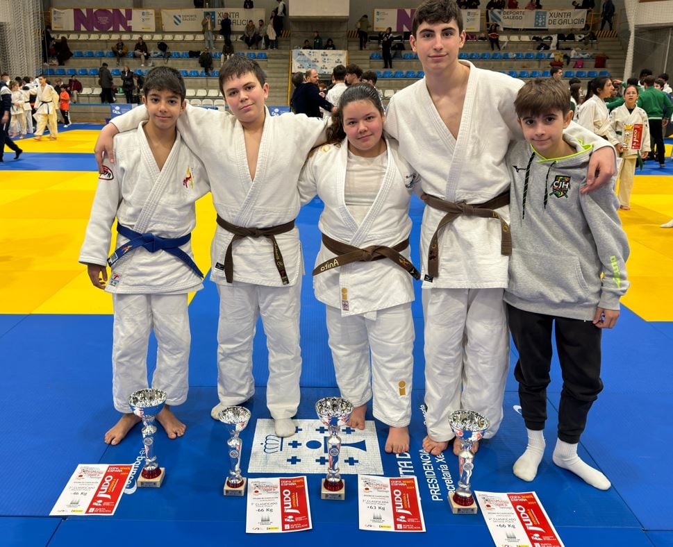 Infantiles del Club Judo Binéfar y CJ Huesca en Santiago de Compostela