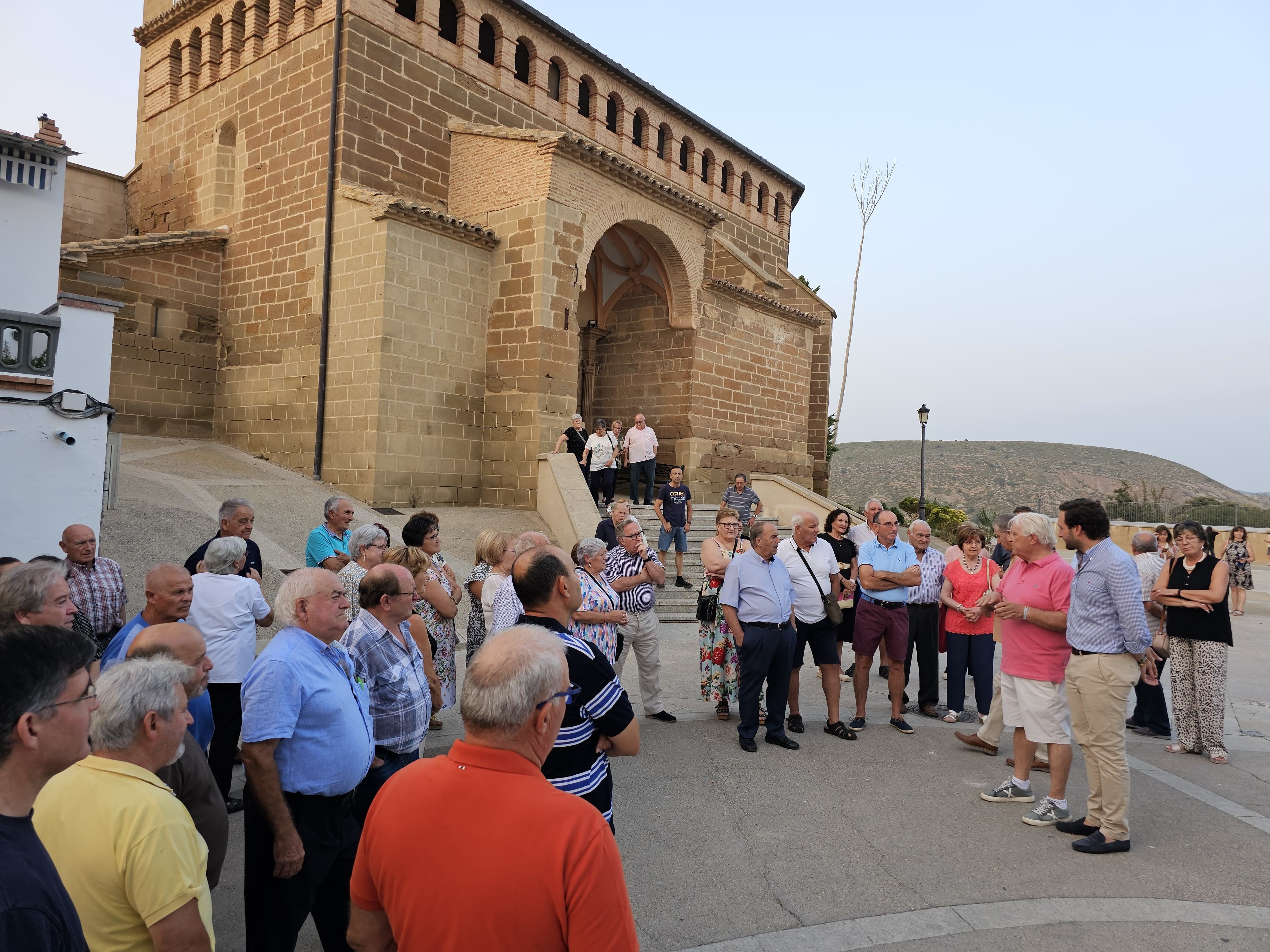 Arrancan las fiestas de Peraltilla con una ronda homenaje a los mayores de la localidad