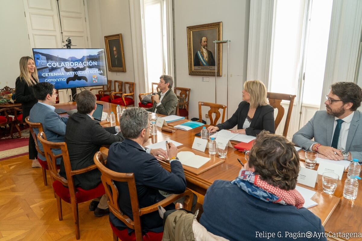 Reunión entre el Ayuntamiento de Cartagena y CETENMA