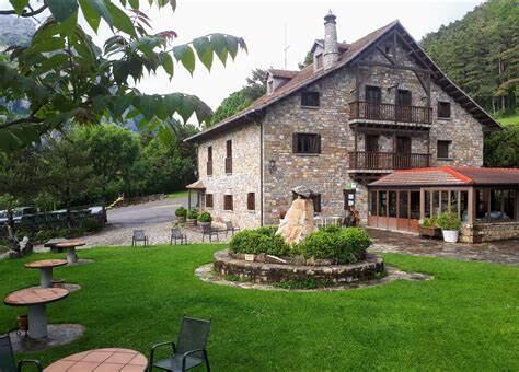 Borda Bisaltico, una de los tres restaurantes en casas de montaña del Pirineo con nuevos Soletes Repsol