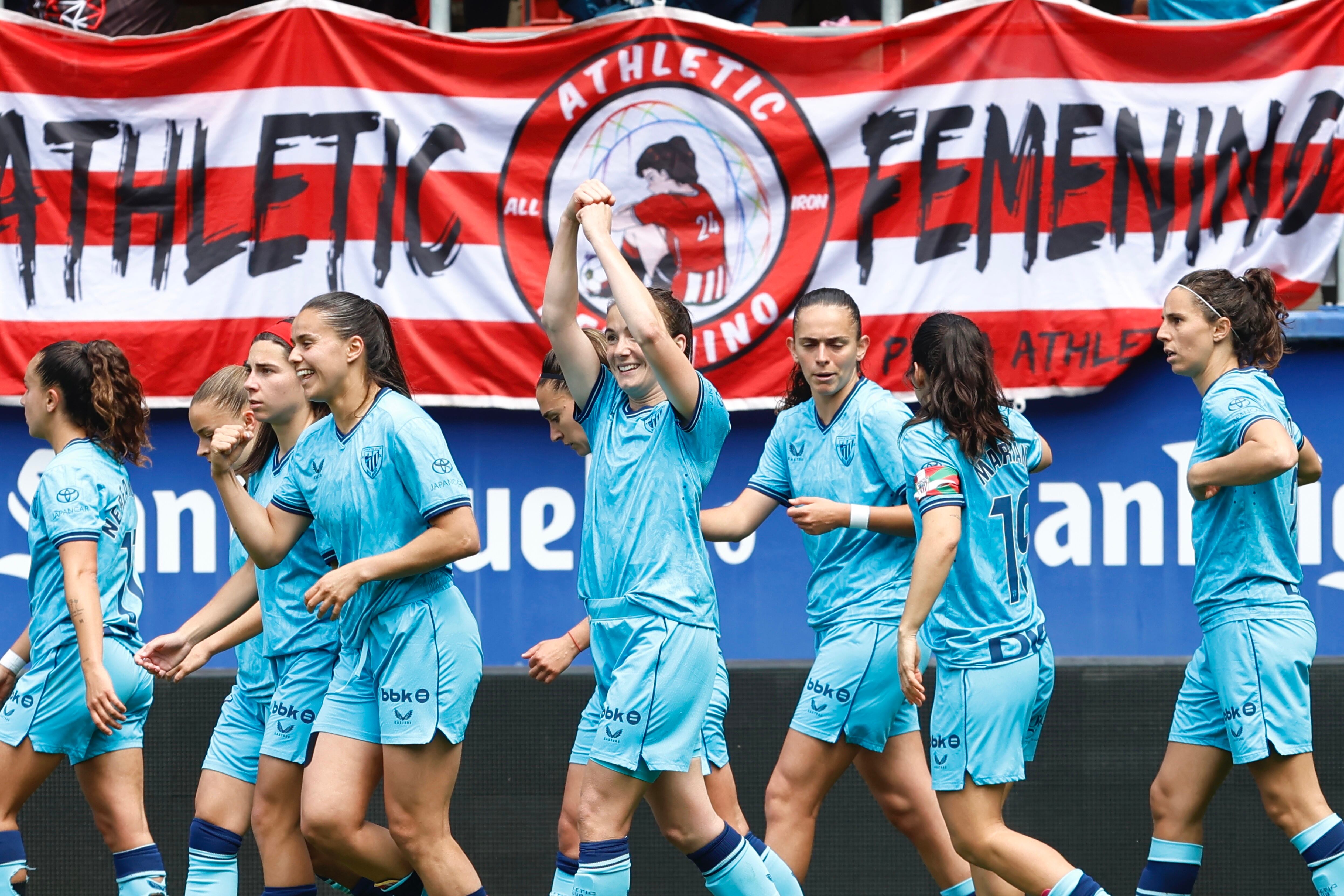 Las jugadoras del Athletic Club celebran el gol de Ane Azkona frente al Eibar