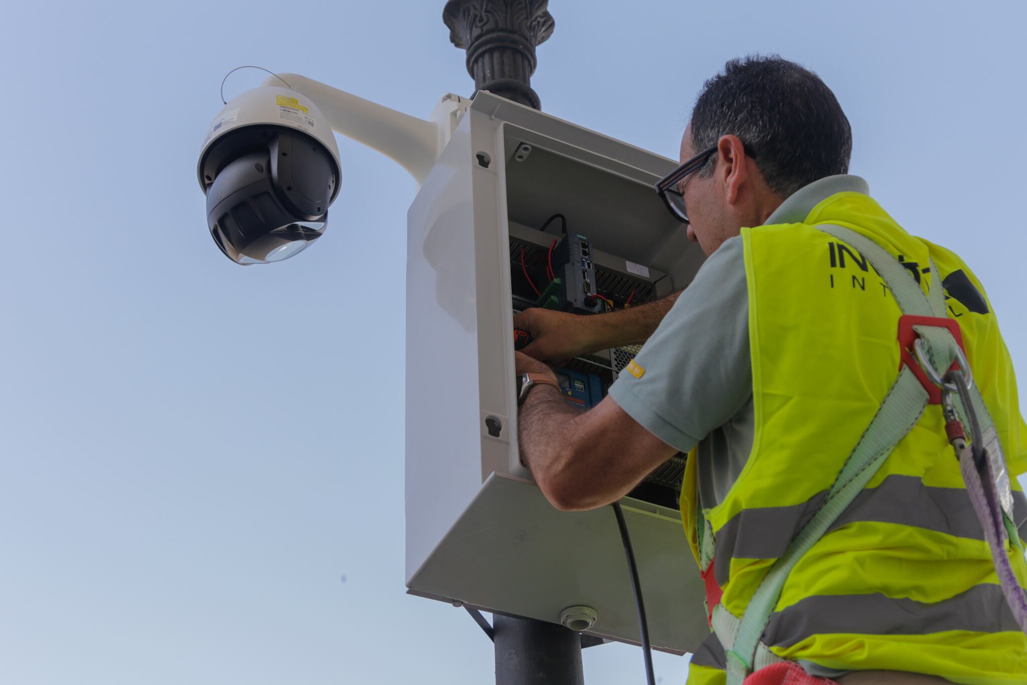 Instalación de cámaras de vigilancia en entornos monumentales de Mérida