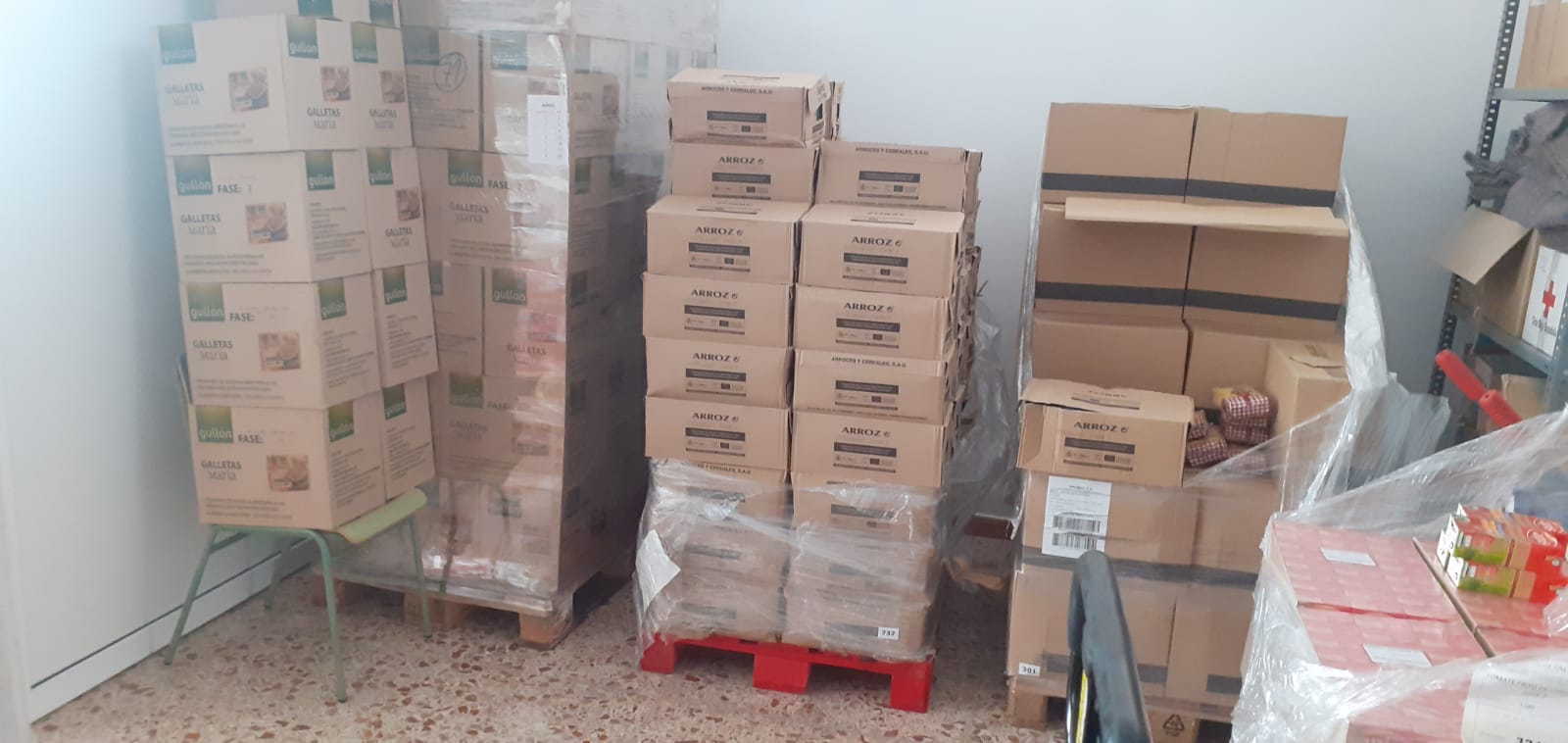 Alimentos a repartir en Xàtiva por Cruz Roja