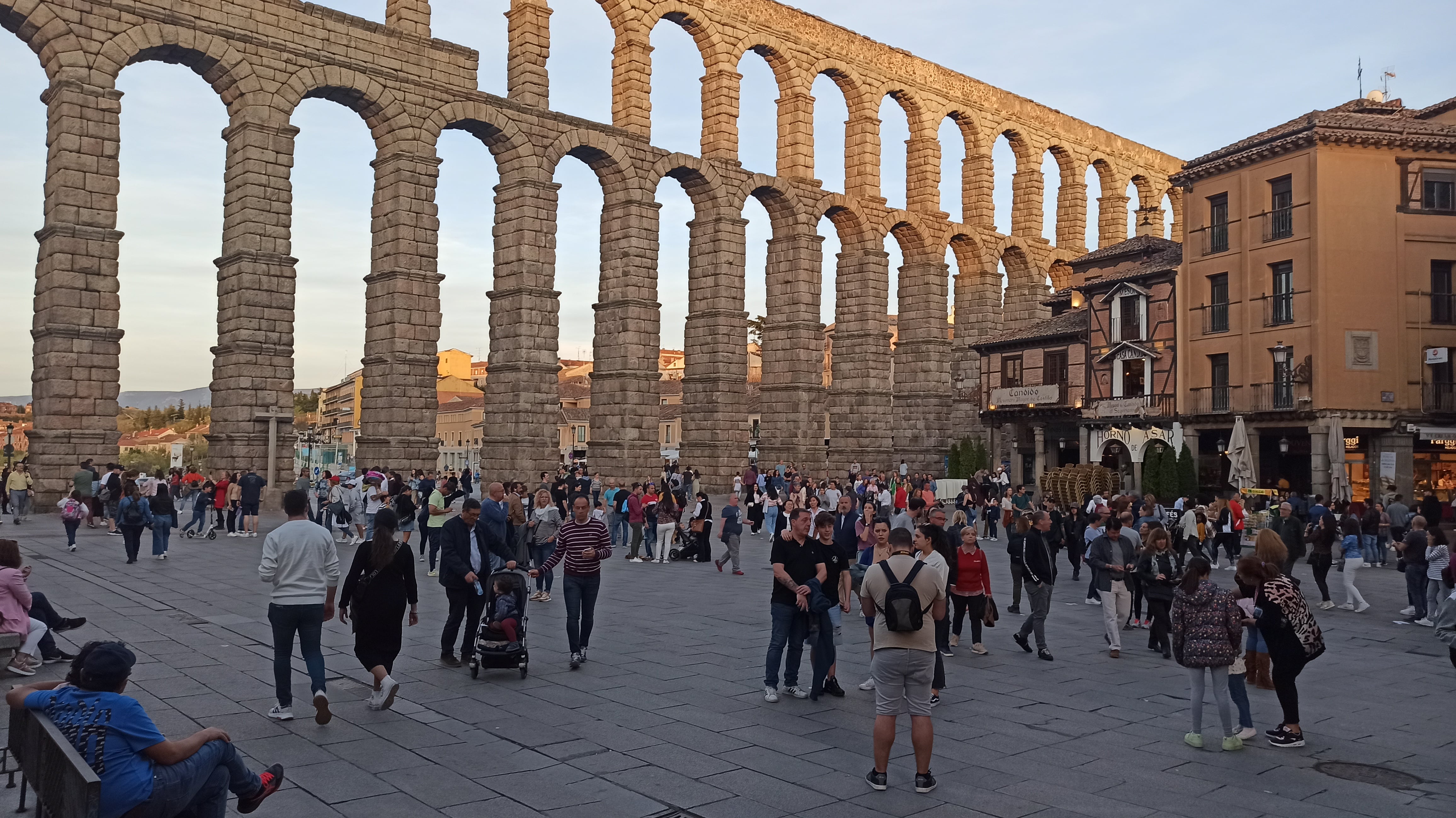 Segovia bate su récord histórico de turistas durante la Semana Santa