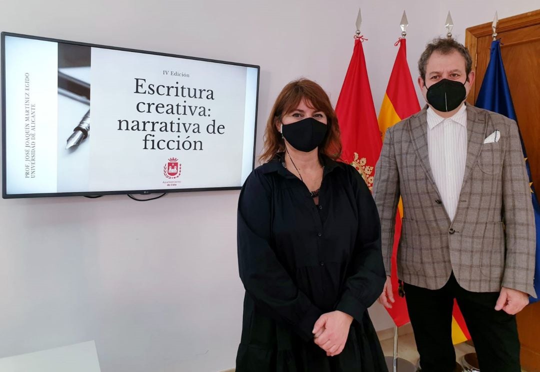 Concejala Cultura Elda y profesor UA encargado de impartir el taller