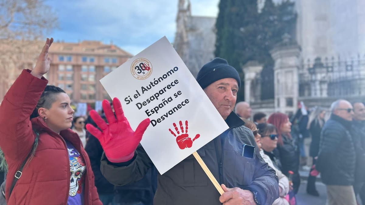 Los autónomos aumentan la presión para que el gobierno adapte su situación a la legislación europea