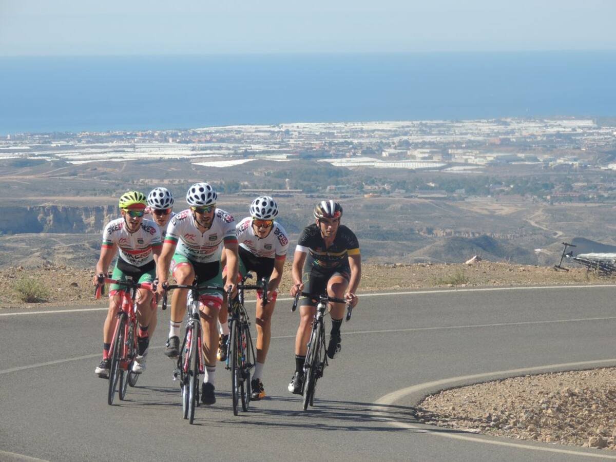 La Vuelta a Almería acaba con una cronoescalada de cine
