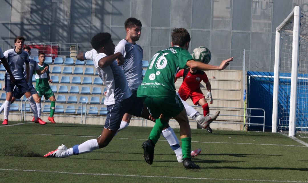 Un momento del duelo en Alcalá.