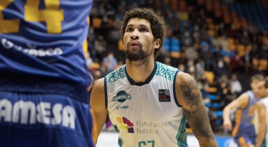 El jugador vol seguir creixent a Menorca.