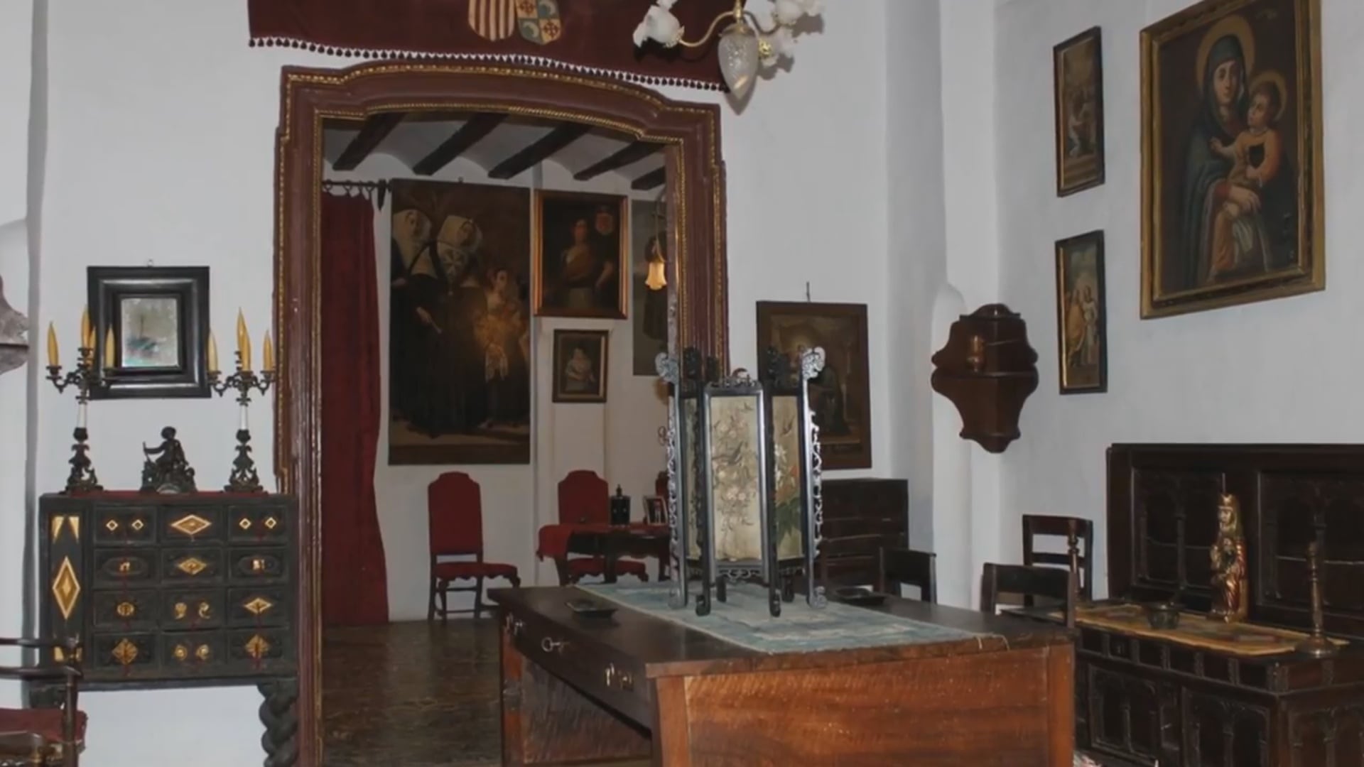 Interior del Palacio de los Barones de Valdeolivos en Fonz