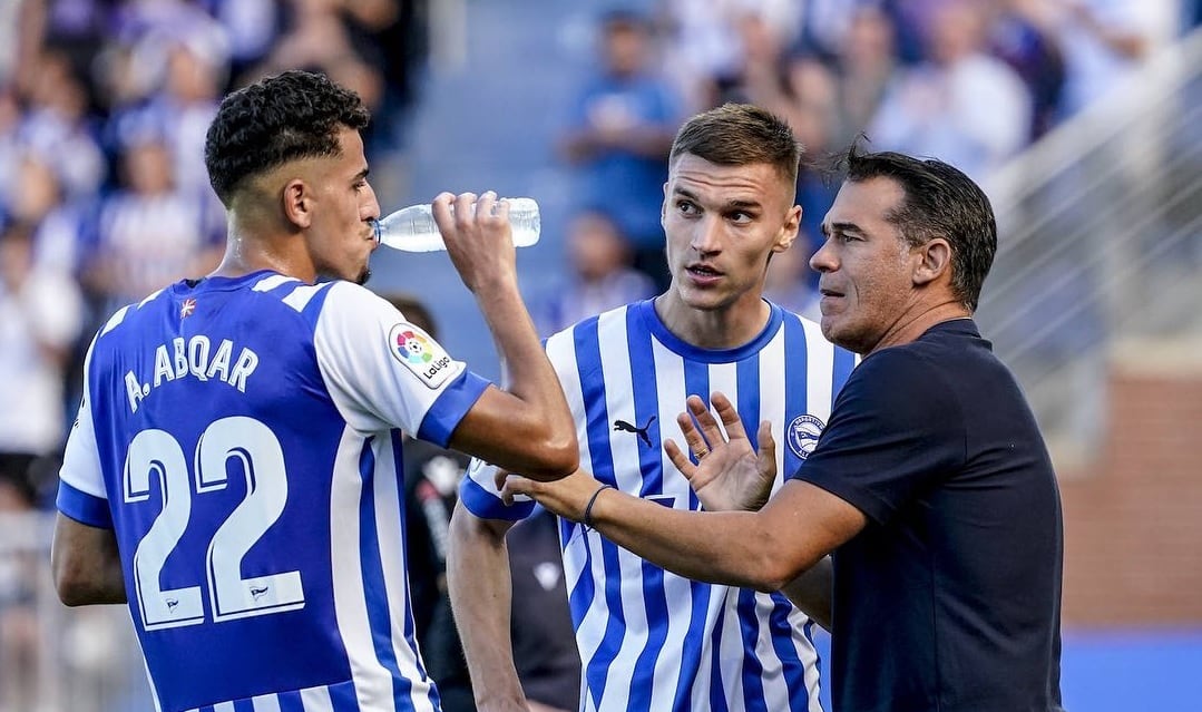 Nikola Maras se queda en el Deportivo Alavés tras lograr el ascenso.