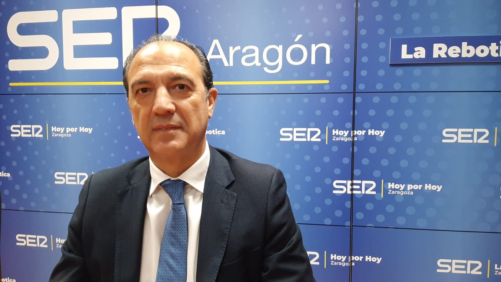 El consejero de Sanidad de Aragón en funciones, José Luis Bancalero, en los estudios de Radio Zaragoza