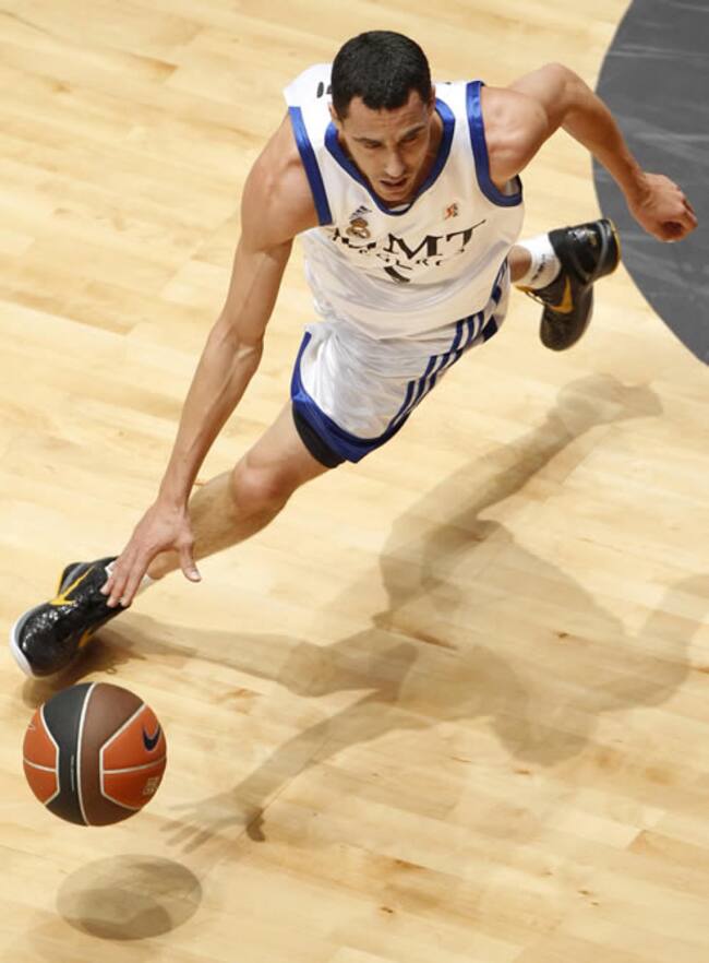 El base argentino del Real Madrid, Pablo Prigioni, en un momento de su partido frente al Gran Canaria 2014