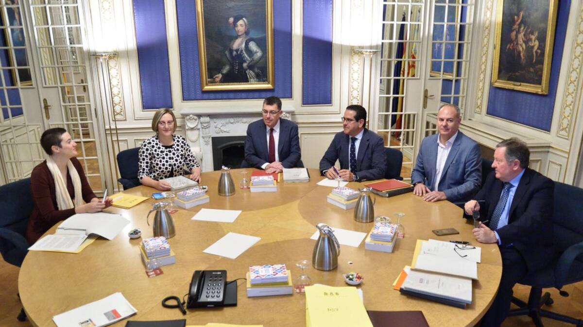 La Mesa de Les Corts se reúne por primera vez
