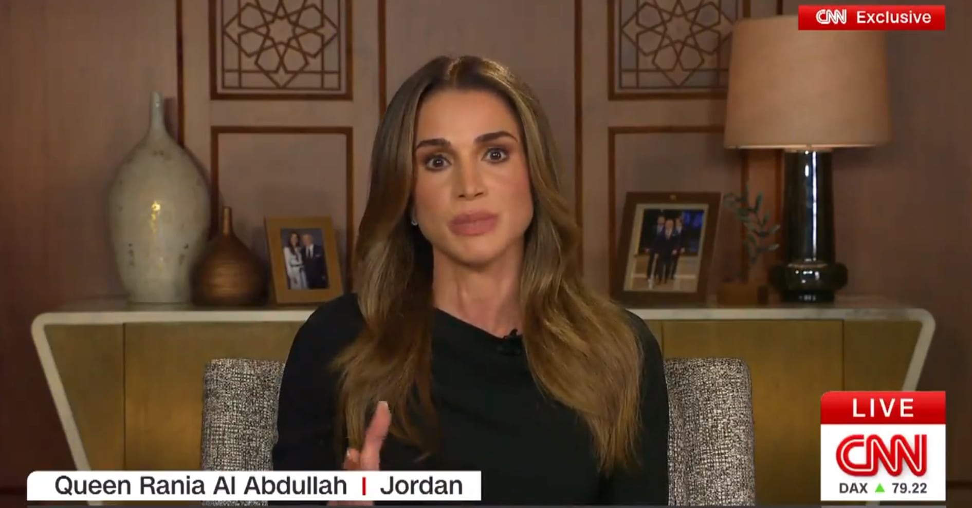 La reina Rania de Jordania durante su entrevista con la CNN