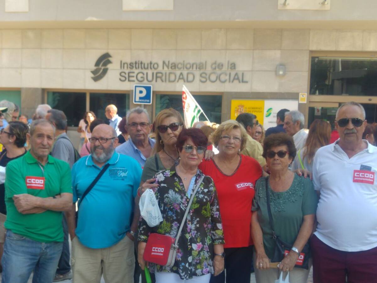 Los jubilados malagueños se concentran para pedir pensiones dignas