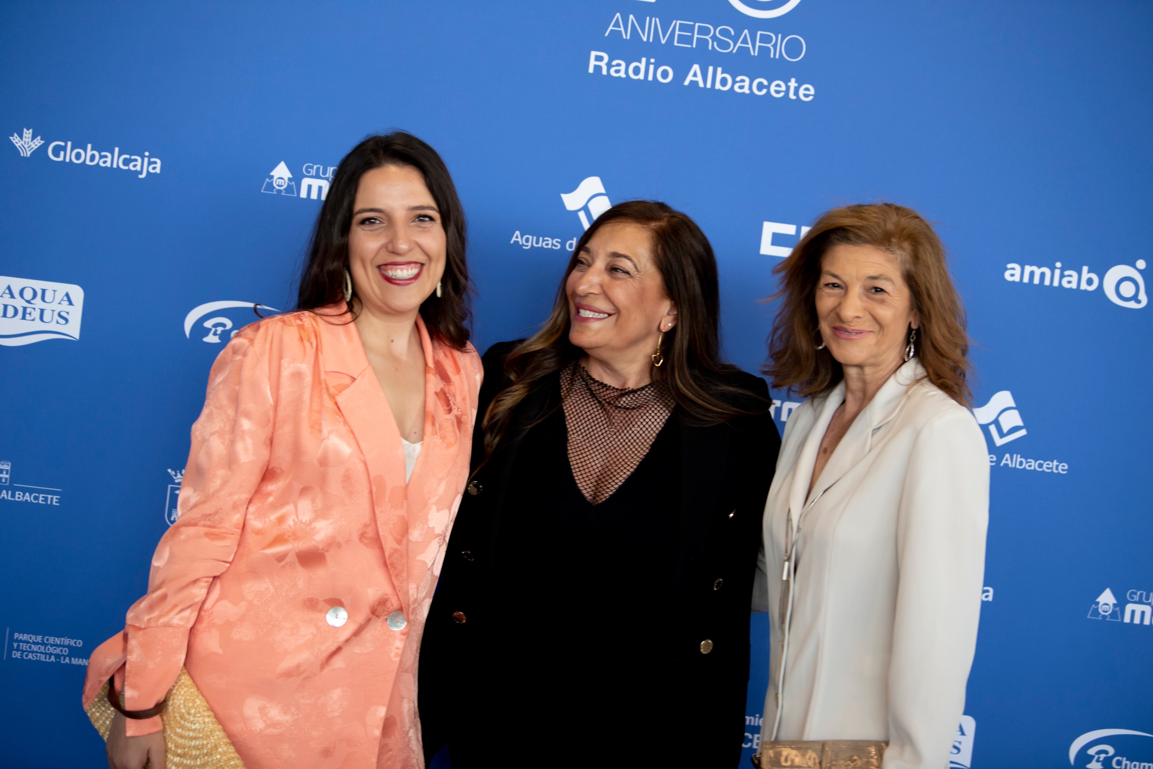 La directora de contenidos de Cadena SER Castilla-La Mancha, Gema Molina, la directora de Radio Albacete, Justina Gómez, y la directora de SER Guadalajara, Victoria Higuera.