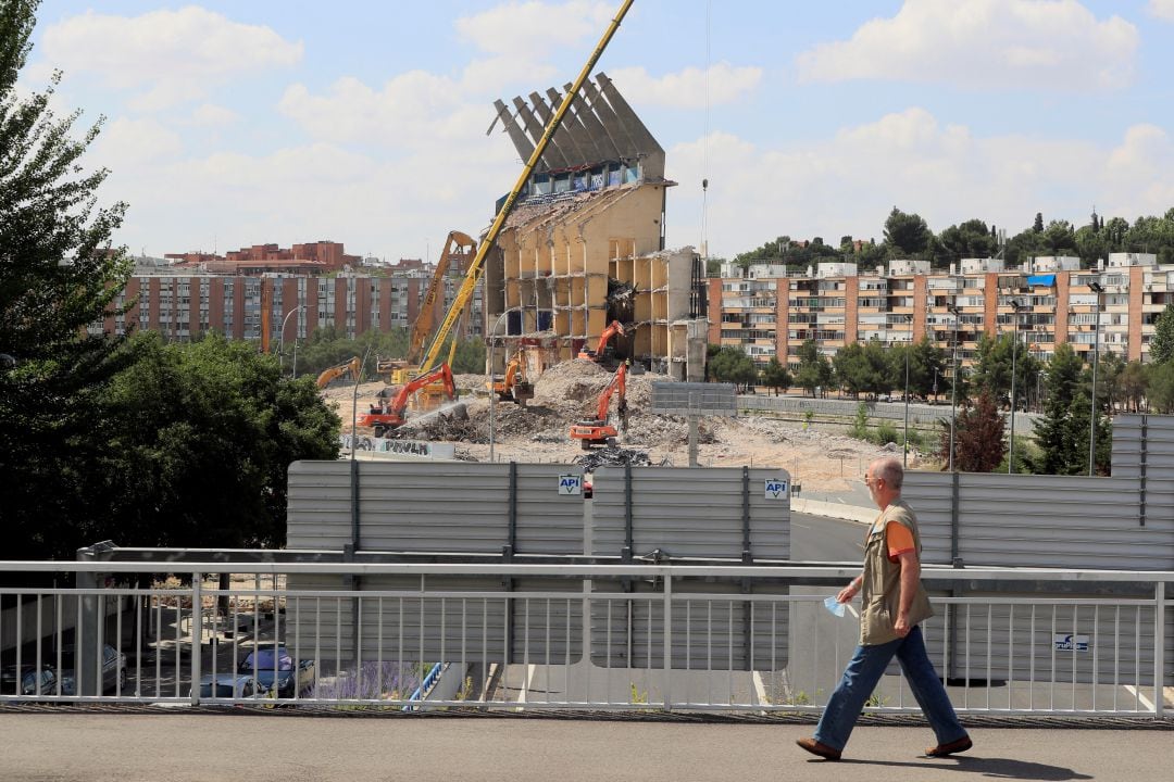 Vista de las obras de demolición del estadio Vicente Calderón