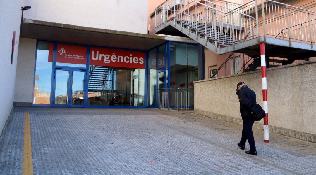 Imagen del acceso a las urgencias del hospital de Palamós