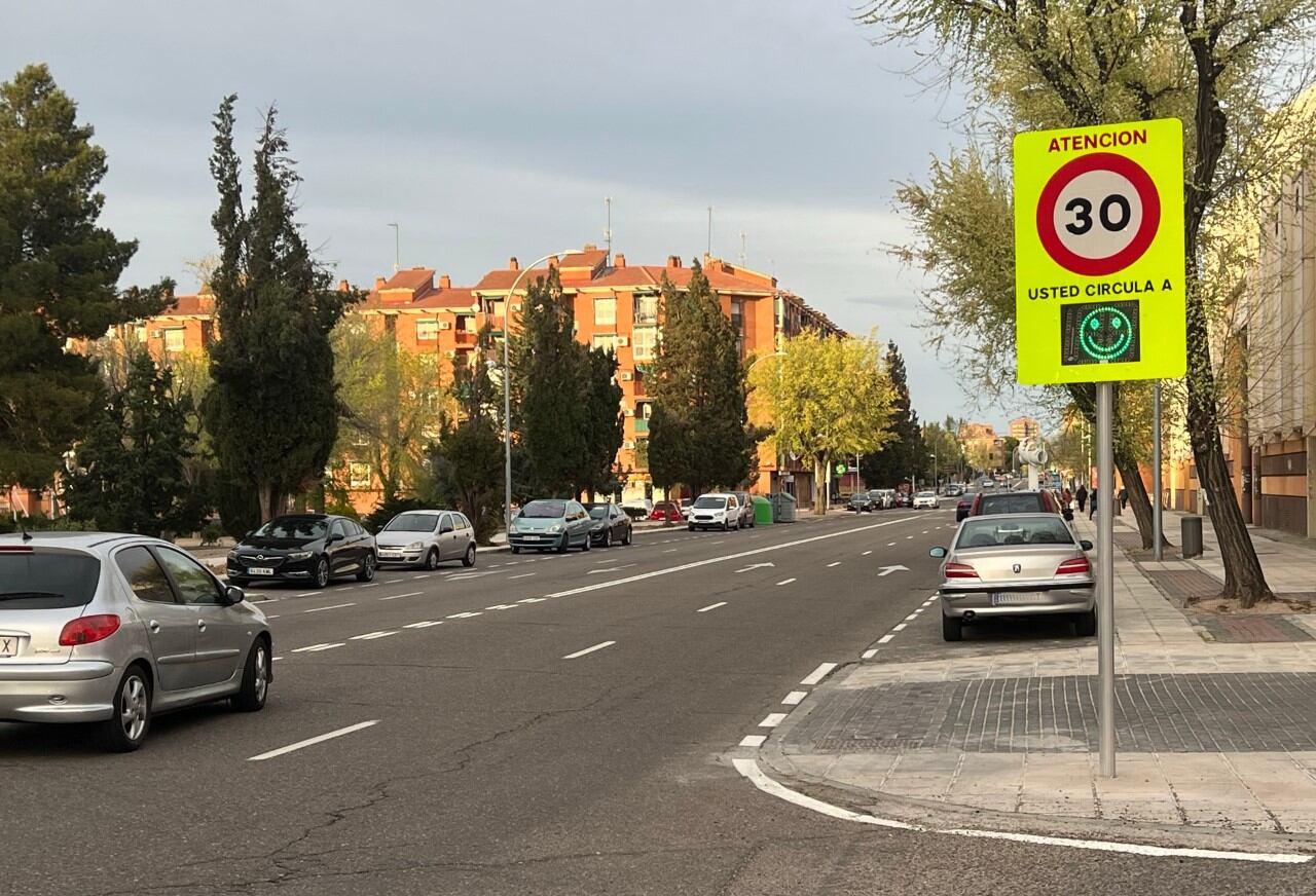 Imagen de uno de los radares pedagógicos instalados en el barrio del Polígono