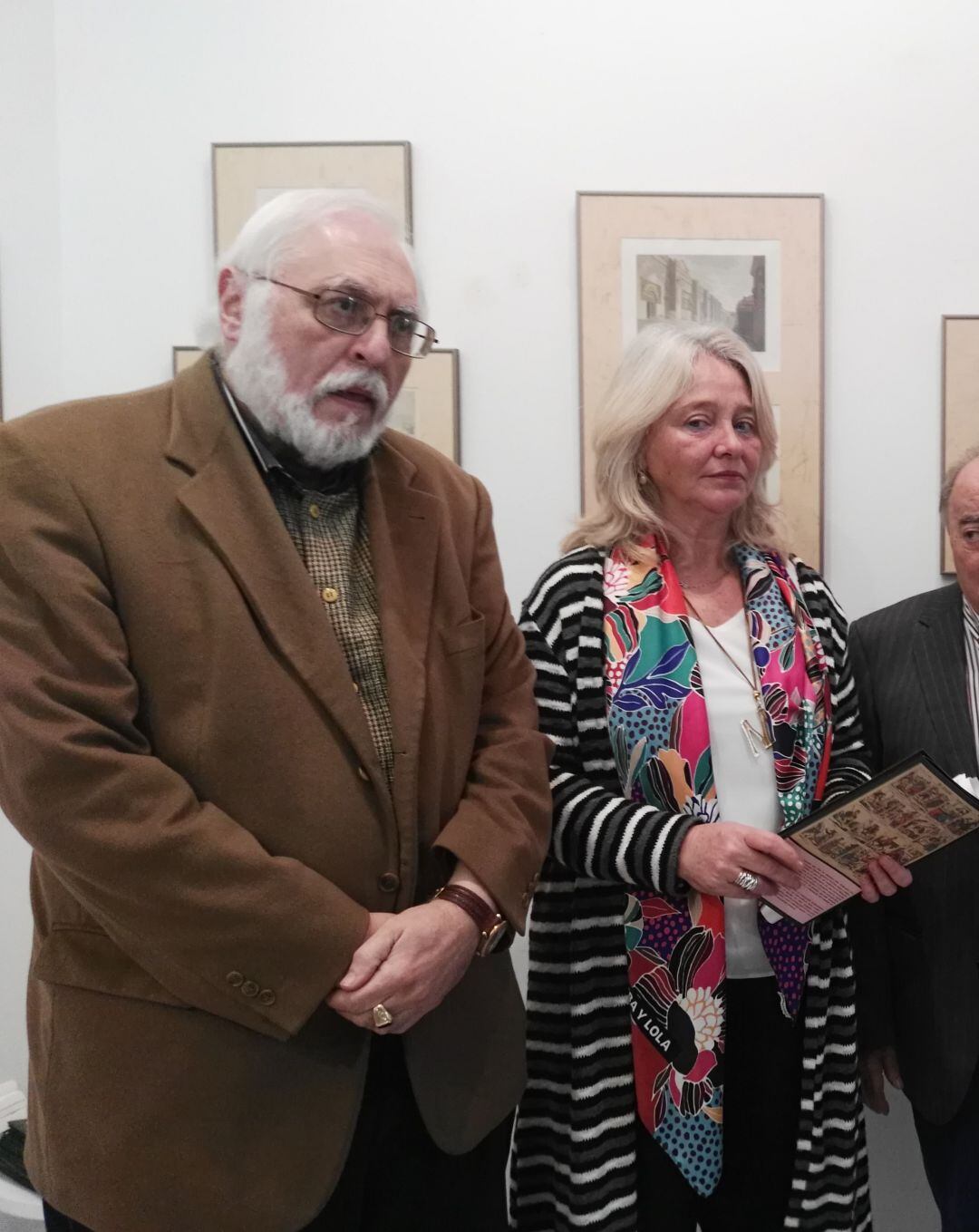 Mercedes Colombo, delegada territorial de Cultura, durante la apertura de una muestra en el CADF