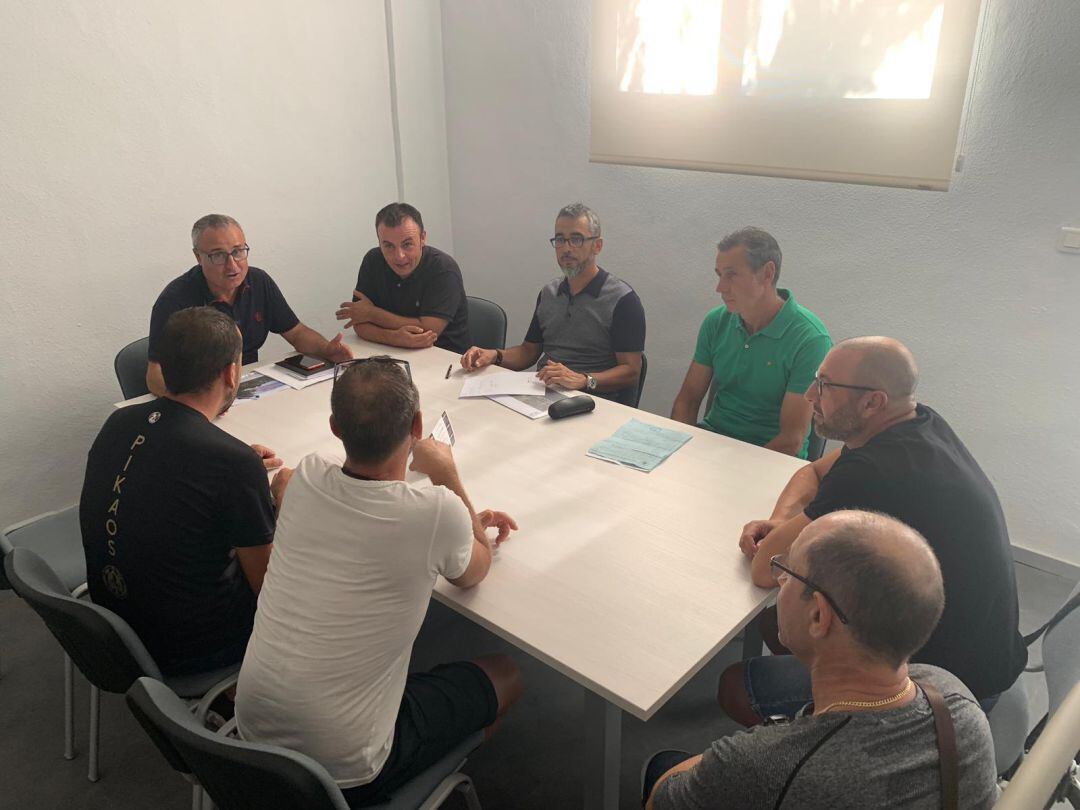 Reunion de los concejales de deportes y seguridad con ciclistas