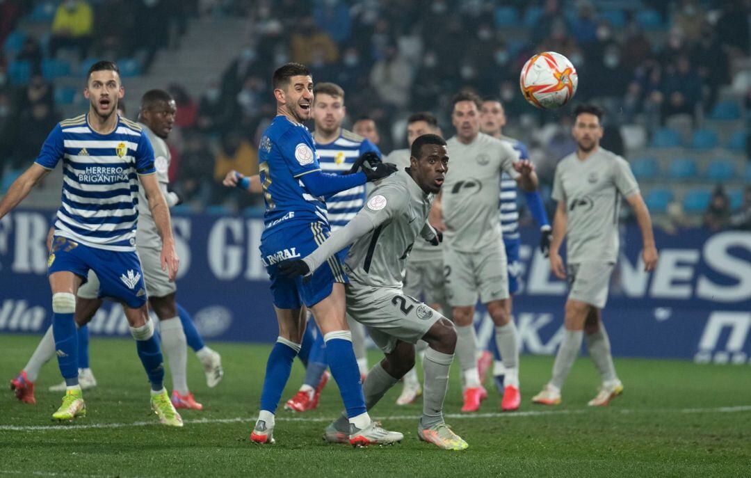 La Ponferradina consiguió pasar de ronda y ahora recibirá en el Toralin a un primera división la noche de Reyes.