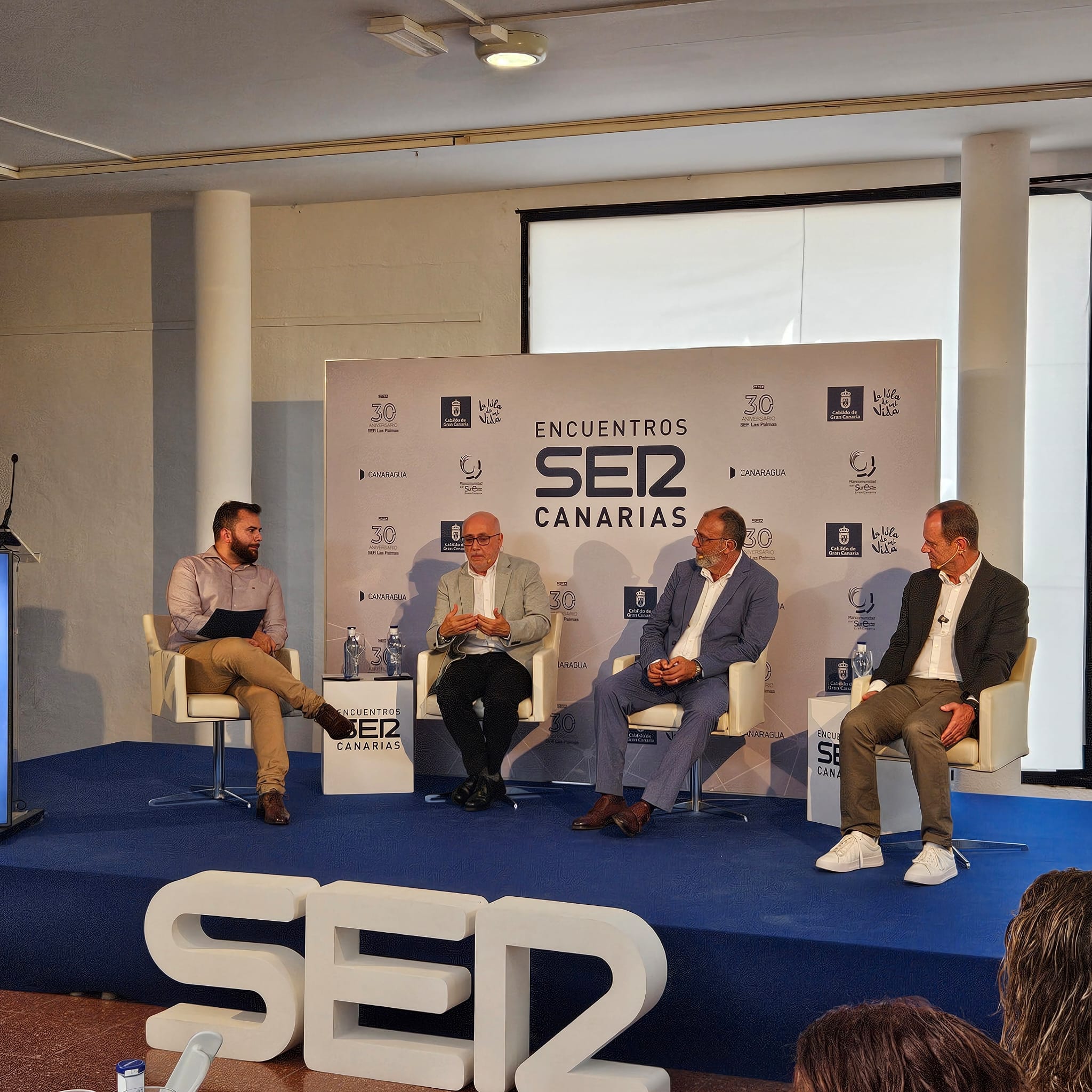 Encuentro organizado por la Cadena SER sobre la contribución de la Mancomunidad del Sureste como origen del proyecto de ecoisla