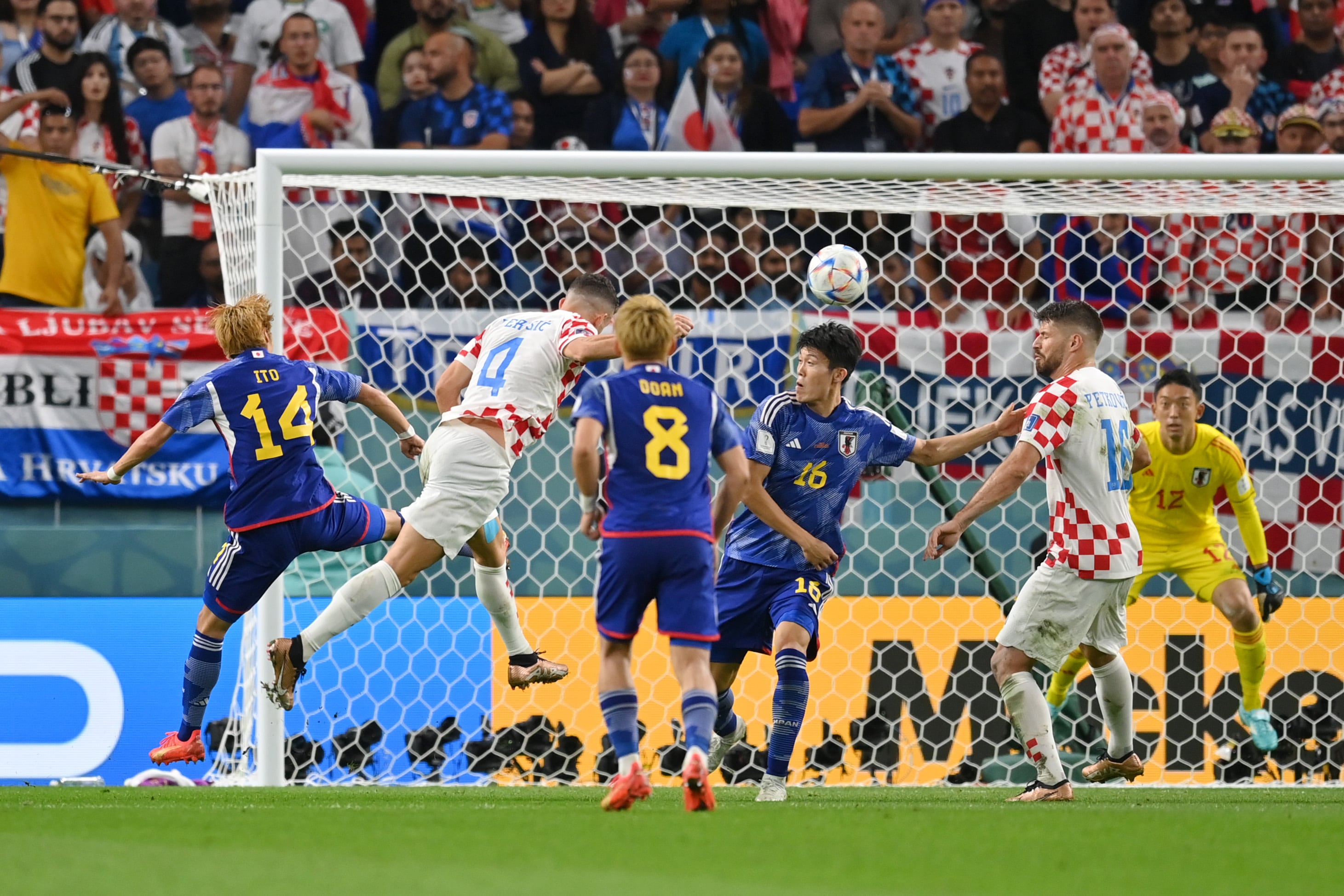 Ivan Perisic, en el gol que supuso el empate del partido contra Japón