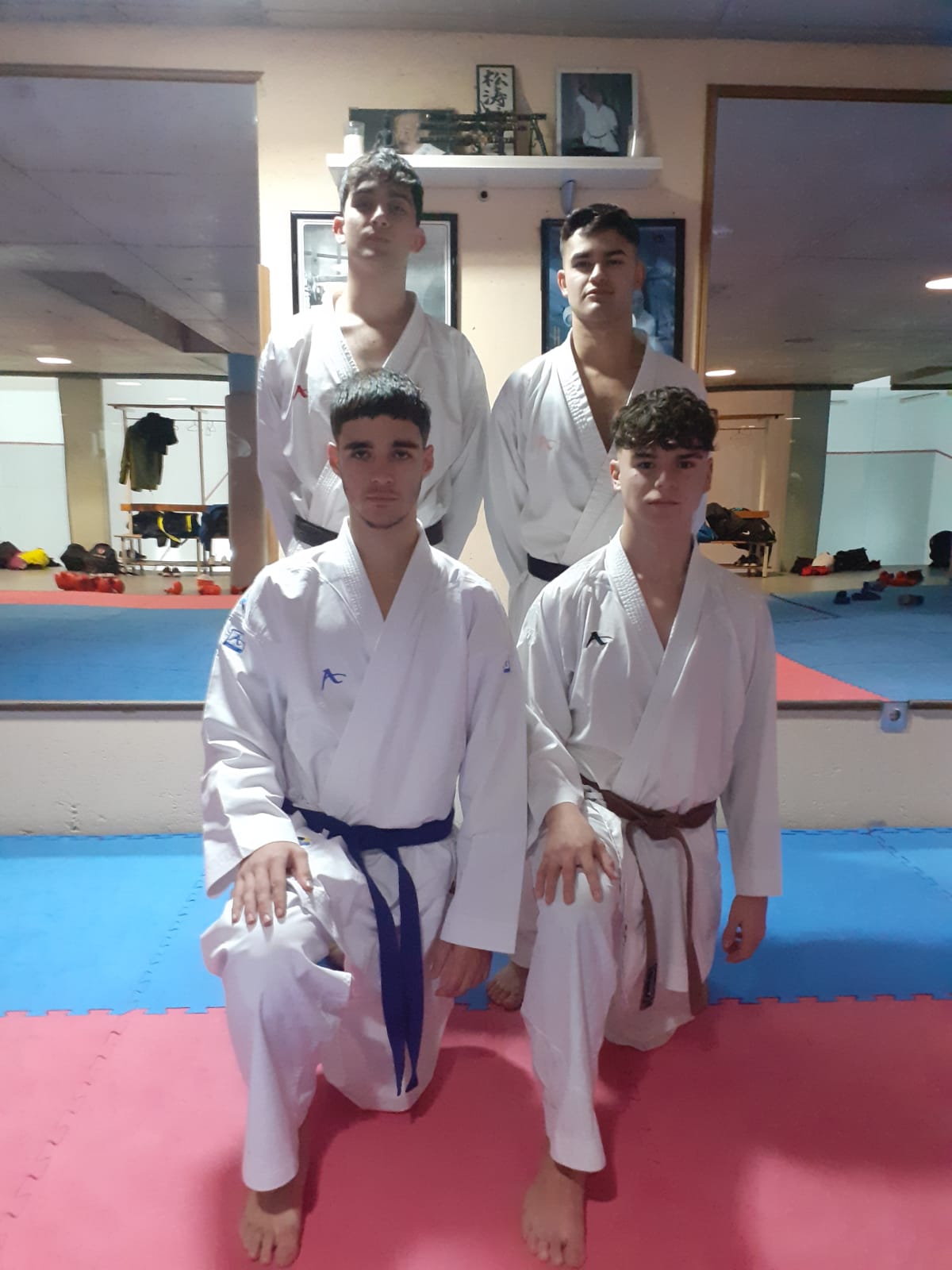 Alumnos de la Escuela Municipal de Karate