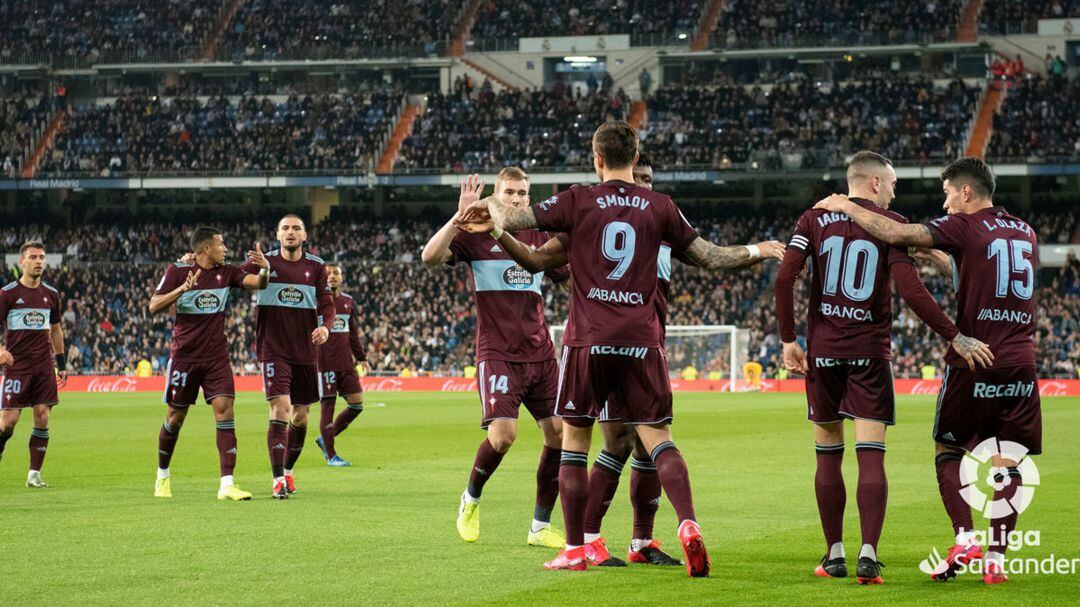 Los jugadofres del Celta celebran el tanto de Smolov