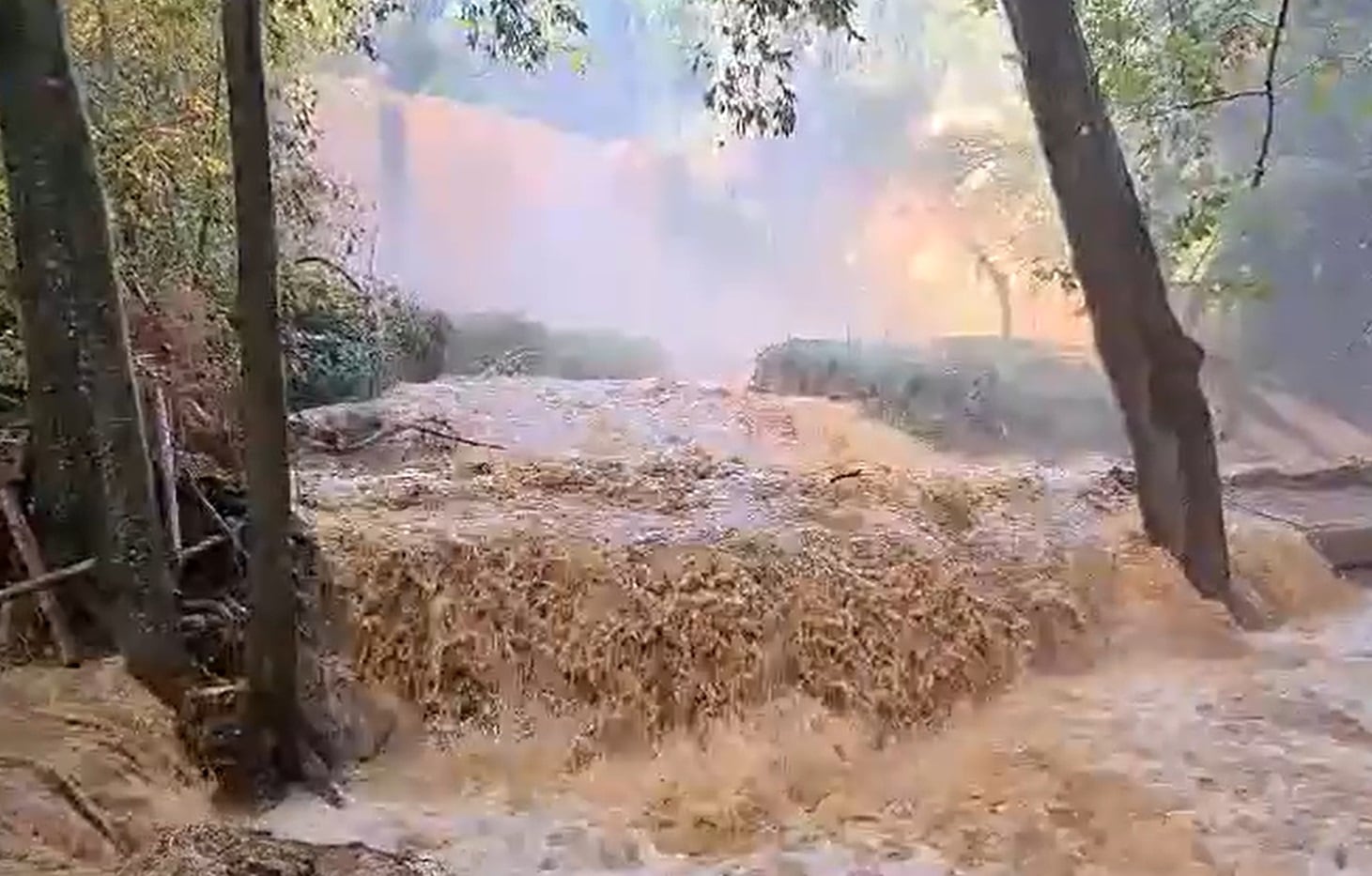 Estado del Monasterio de Piedra por el desbordamiento del río.