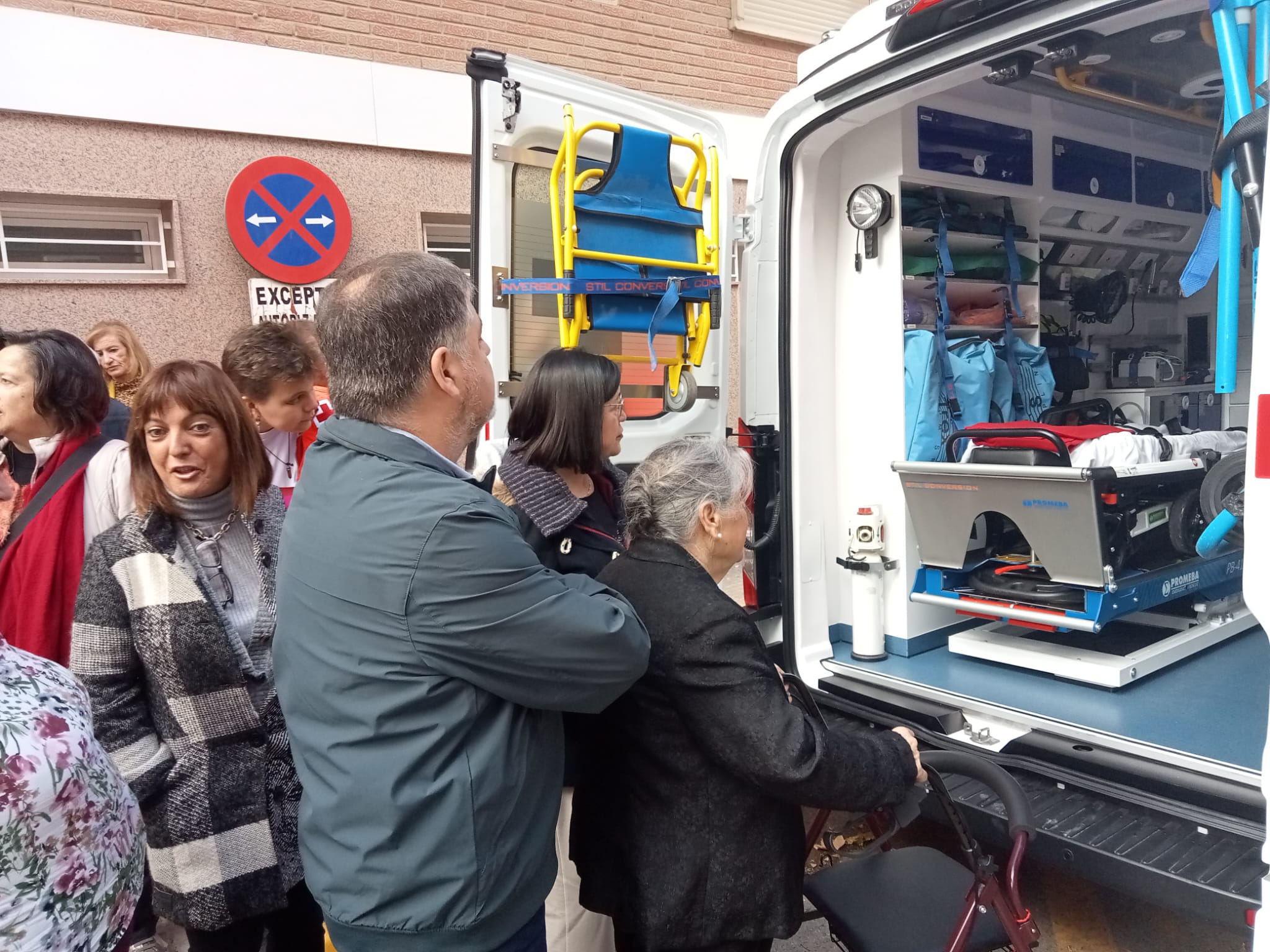 Nueva ambulancia de la Cruz Roja