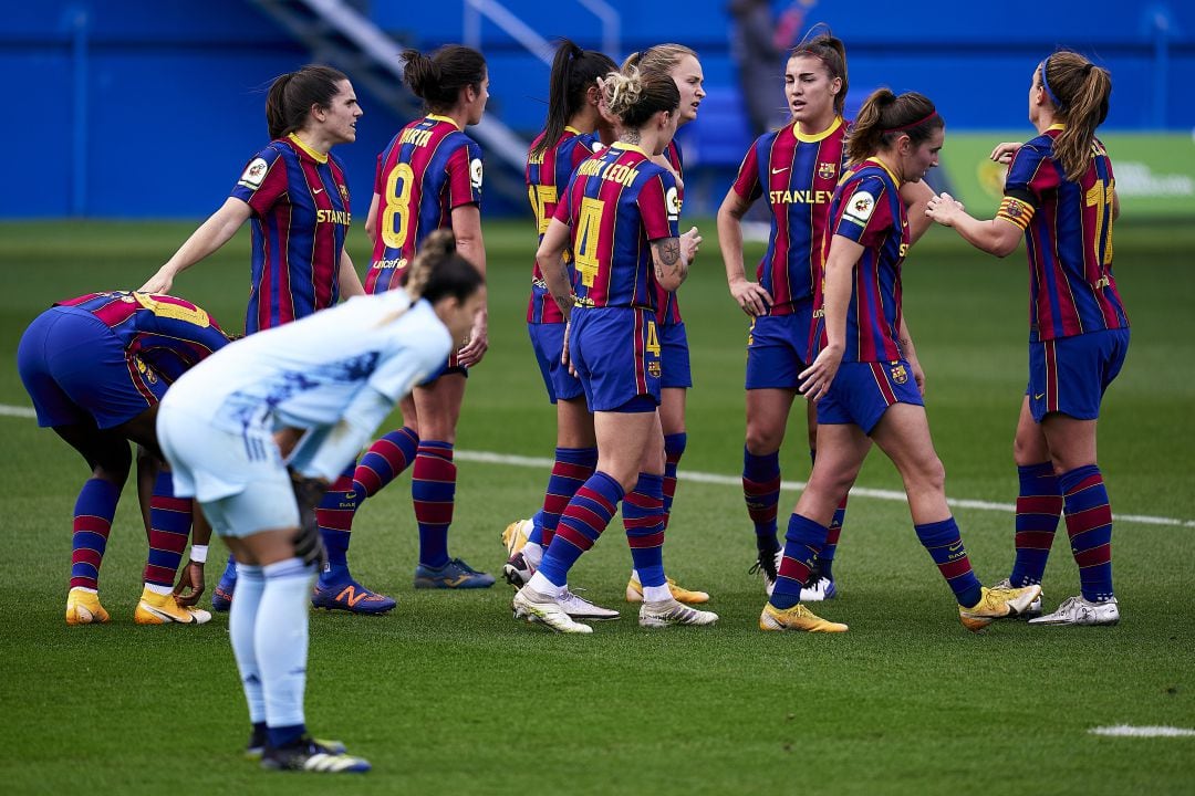 La plantilla del Barça celebra uno de sus goles frente al Real Madrid