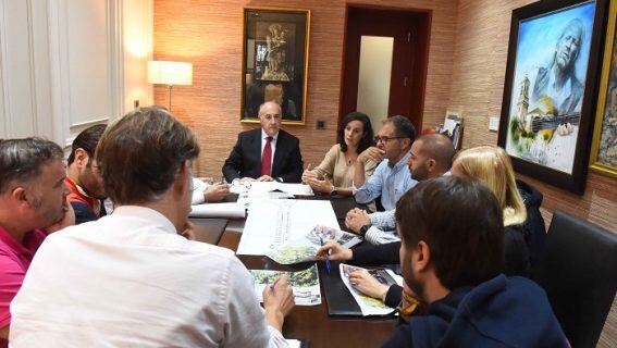 Un momento de la reunión en el Ayuntamiento